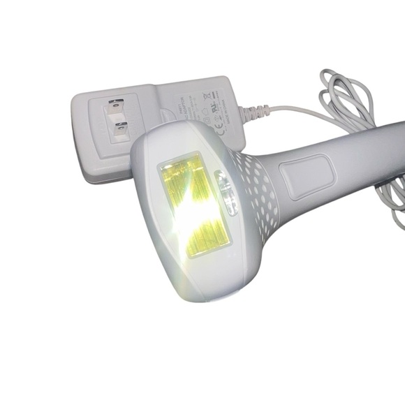 EUC Silk'n Flash and Go All-Over Flash Hair Removal Handheld Device Permanent - Picture 3 of 5